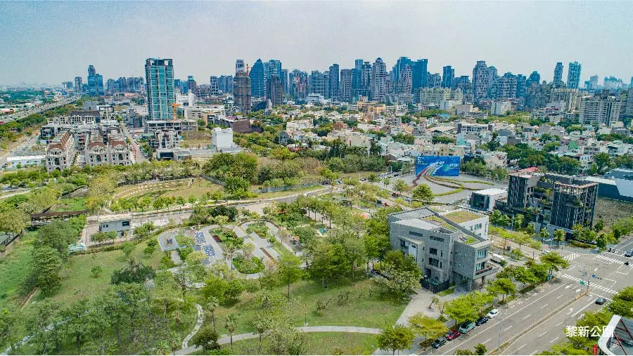 精銳SKY ONE | 公益路商圈 萬坪黎新公園第一排 | 建案搶先看
