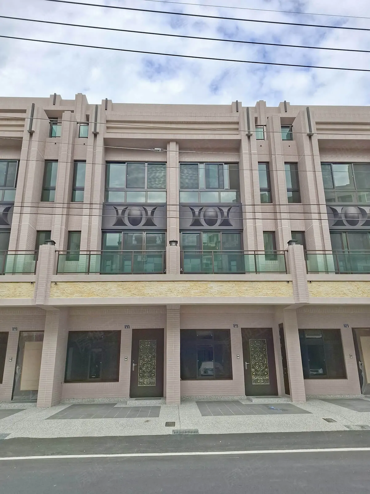 郡里仁建案圖輯 1